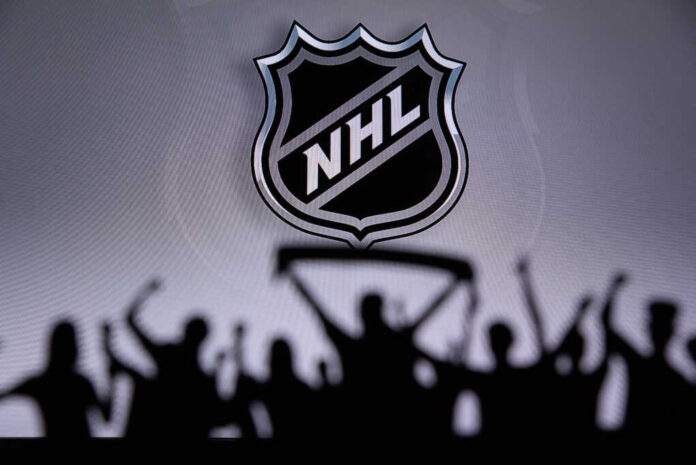 Toronto,,Canada,,17.,July:,National,Hockey,Leaguefans,Silhouette.,Crowd,Celebrate