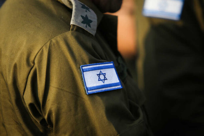 Details,With,The,Israeli,Flag,On,A,Military,Medic,Uniform