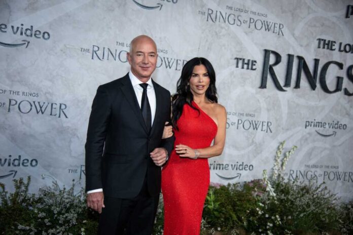 London,,England,,Uk,-,August,30,,2022:,Jeff,Bezos,And